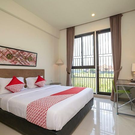 Oyo 697 Olivia Inn Denpasar Legian Exterior foto