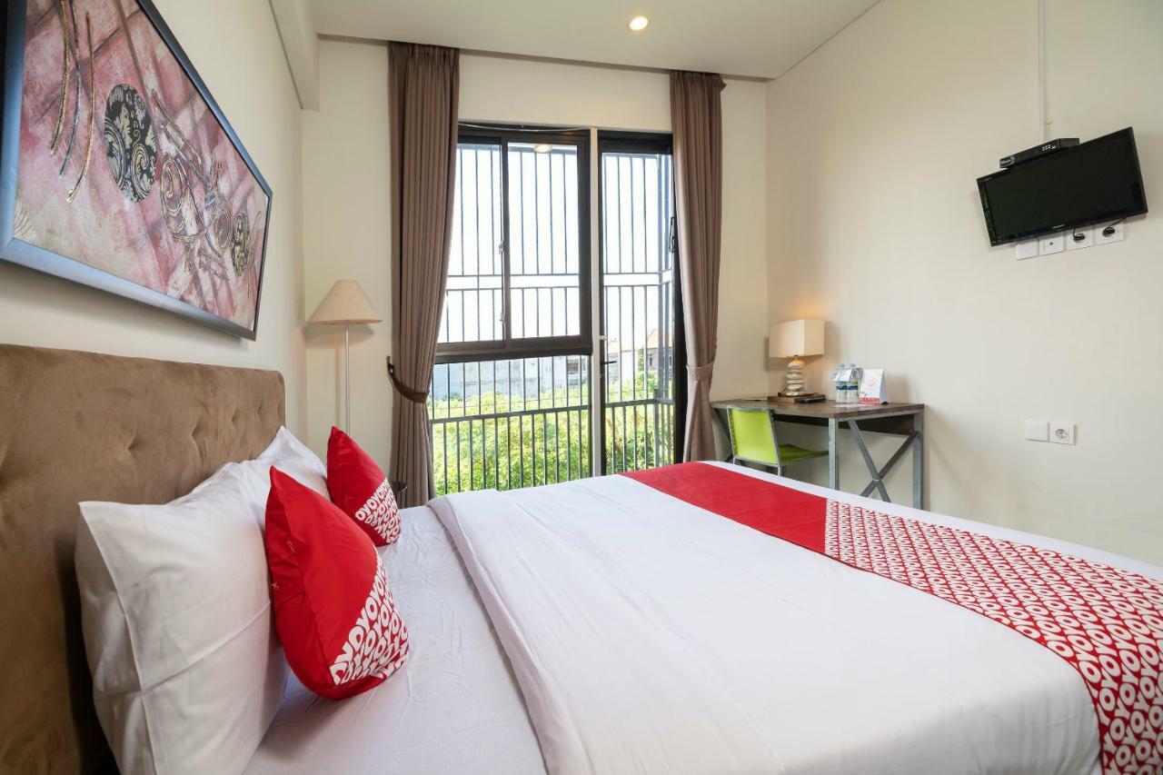 Oyo 697 Olivia Inn Denpasar Legian Exterior foto
