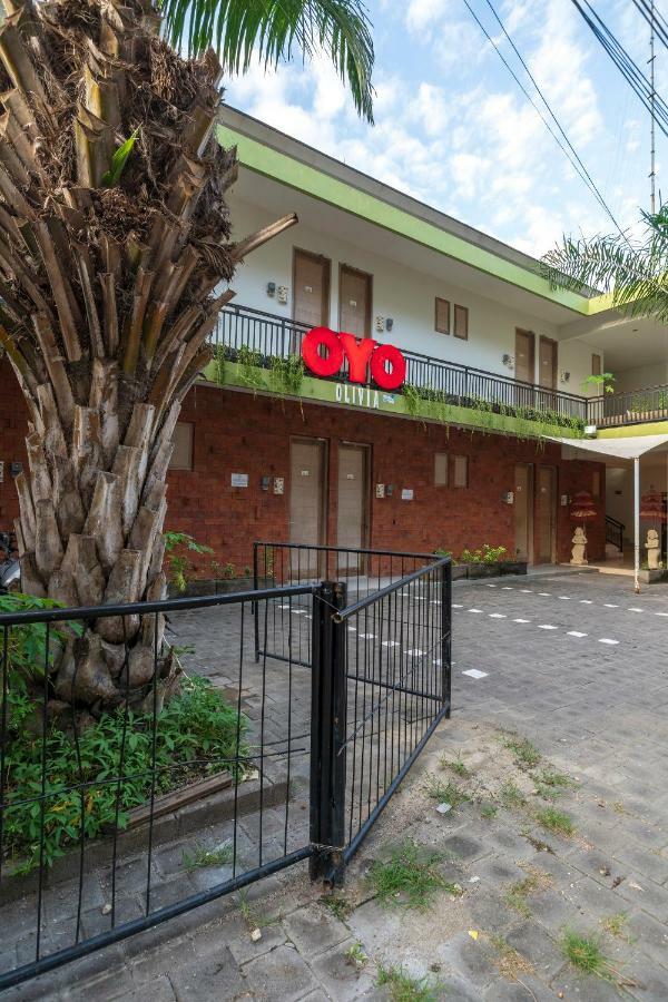 Oyo 697 Olivia Inn Denpasar Legian Exterior foto