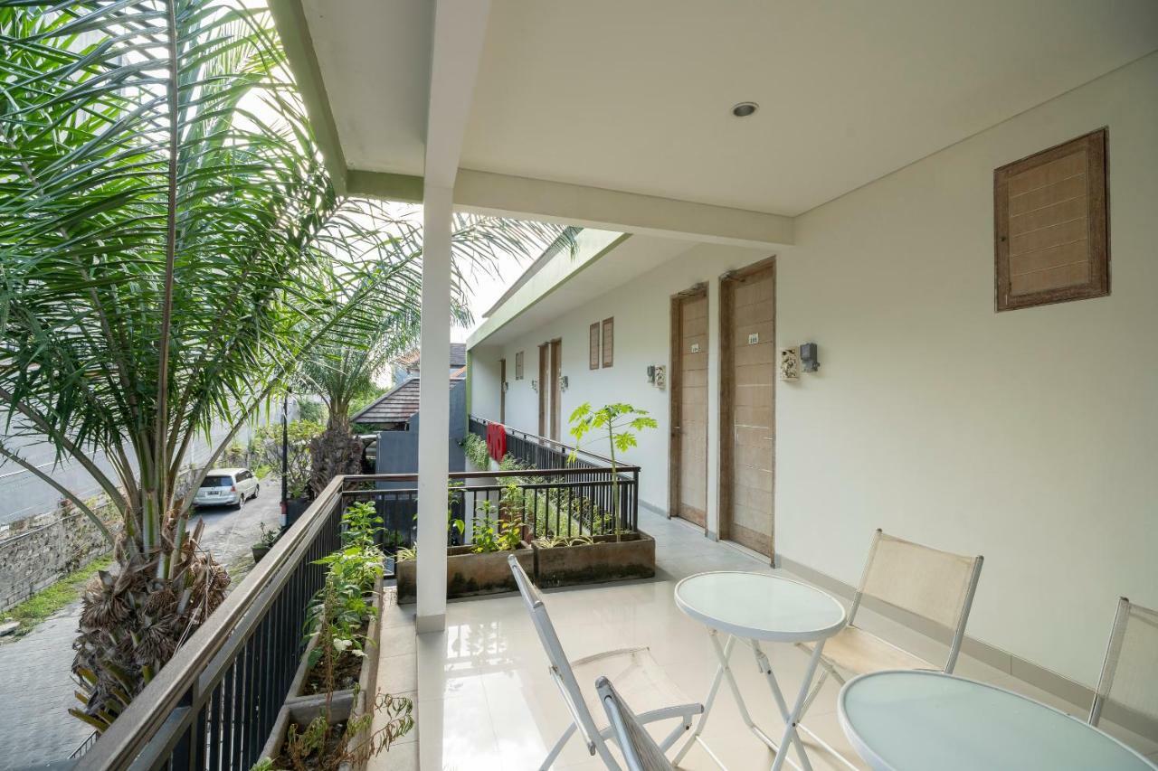 Oyo 697 Olivia Inn Denpasar Legian Exterior foto