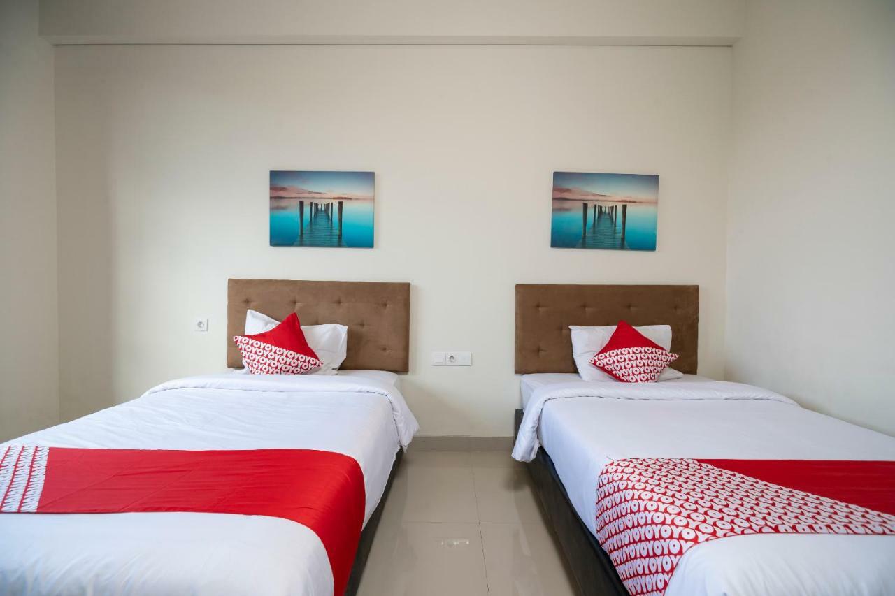 Oyo 697 Olivia Inn Denpasar Legian Exterior foto