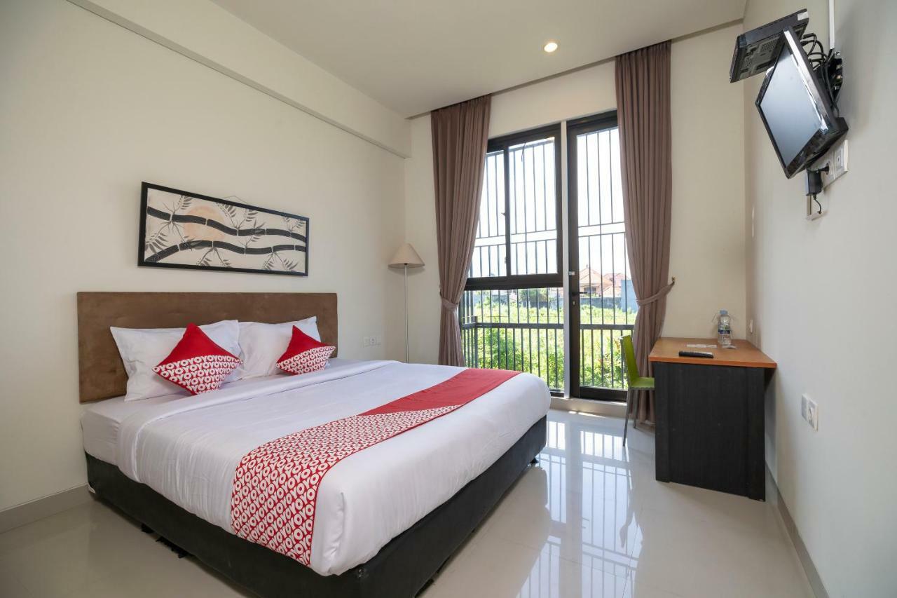 Oyo 697 Olivia Inn Denpasar Legian Exterior foto